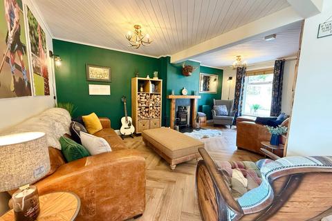 5 bedroom end of terrace house for sale, 21, County Houses, Lochend, Inverness, IV3 8JZ