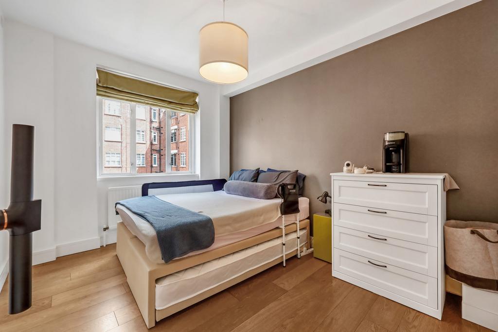 Apartment in London - View 5