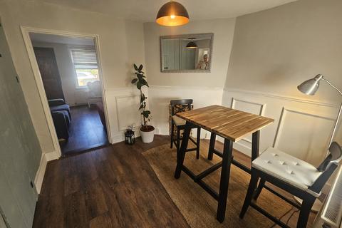 2 bedroom flat to rent, Loose Road, Maidstone, ME15