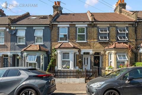 Tharp Road, Wallington