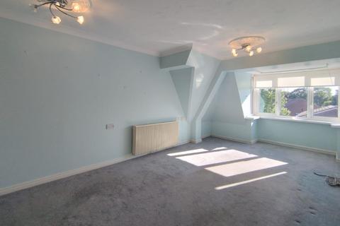 1 bedroom retirement property for sale, Flat 26 Lutyens Lodge, 523 Uxbridge Road, Pinner, Middlesex, HA5 4JX