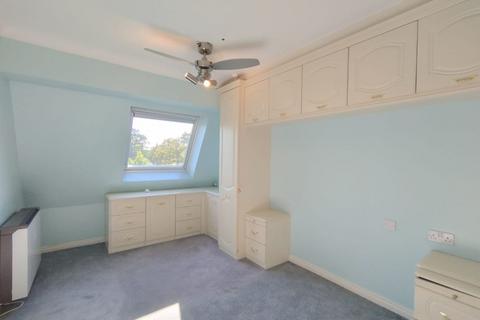 1 bedroom retirement property for sale, Flat 26 Lutyens Lodge, 523 Uxbridge Road, Pinner, Middlesex, HA5 4JX