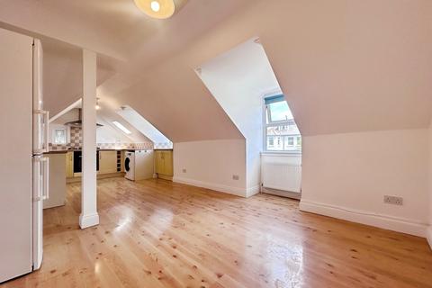 2 bedroom apartment to rent, Hengist Road, Bournemouth