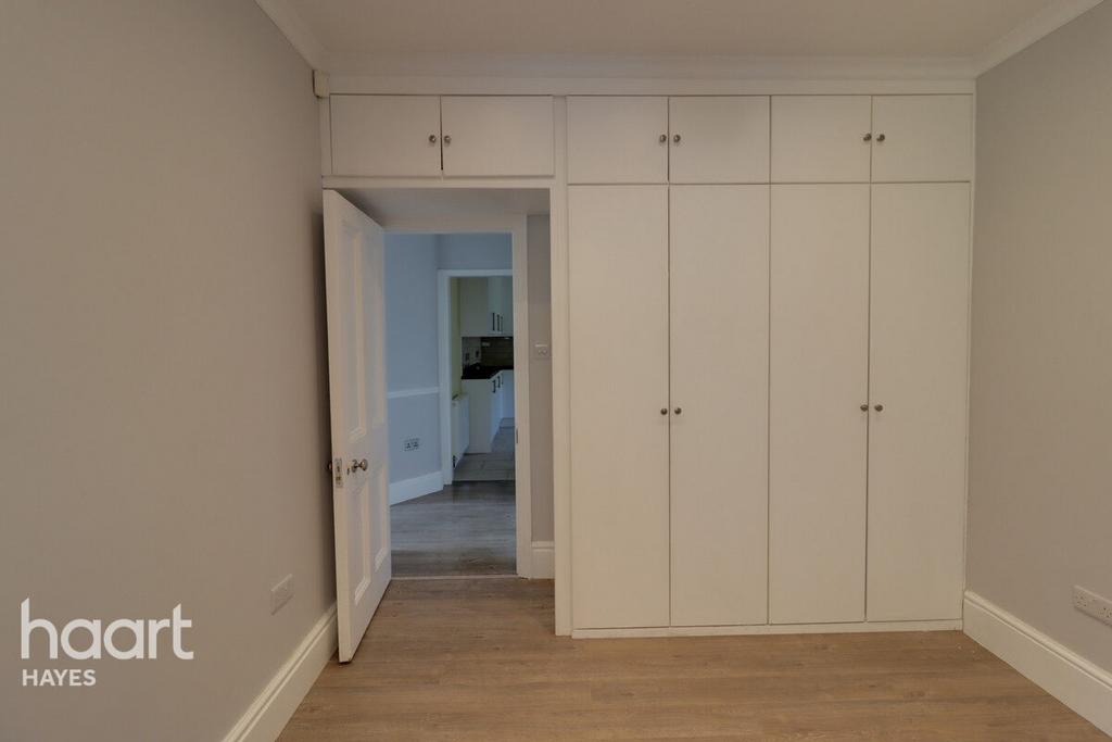 Apartment in Hayes - View 4