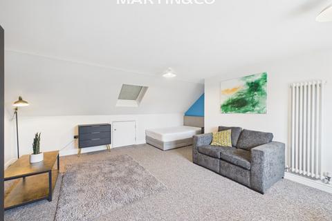 undefined, Shaftesbury Road, Tilehurst