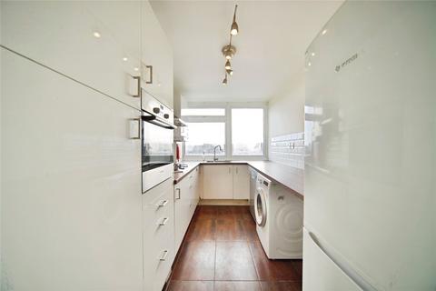 2 bedroom flat to rent, Grove Hill, London, E18