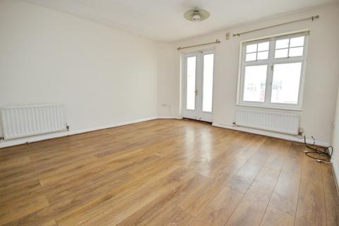 2 bedroom terraced house to rent, Garrison Close, Hounslow TW4