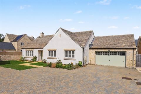 3 bedroom detached bungalow for sale, Forest Grove, Burford