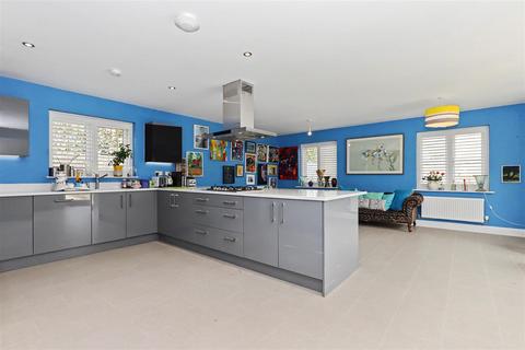 3 bedroom detached bungalow for sale, Forest Grove, Burford
