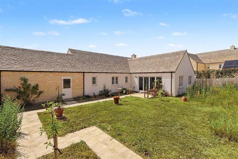 3 bedroom detached bungalow for sale, Forest Grove, Burford