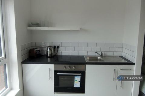 Studio to rent, Fox Street Village, Liverpool, L3