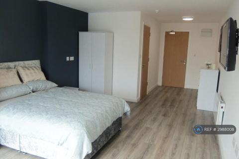 Studio to rent, Fox Street Village, Liverpool, L3