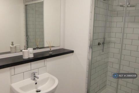 Studio to rent, Fox Street Village, Liverpool, L3