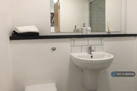 Studio to rent, Fox Street Village, Liverpool, L3
