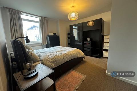 2 bedroom flat to rent, Wheat House, London, NW7