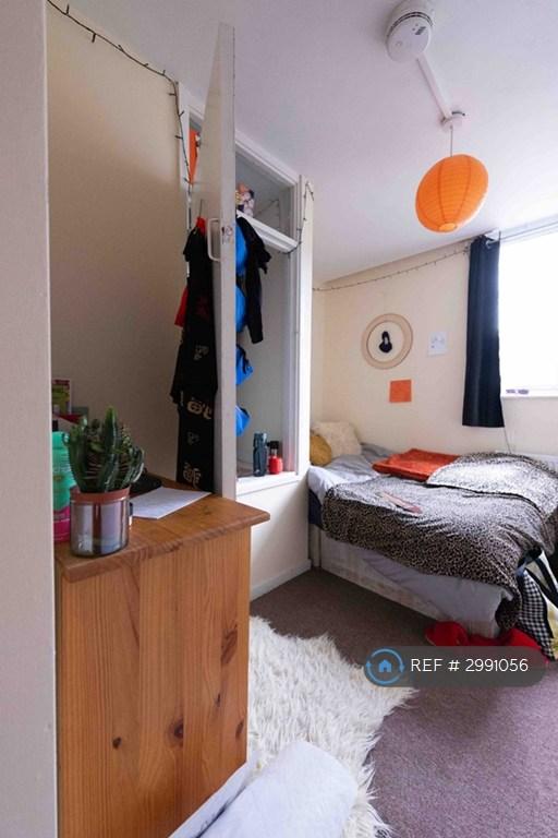 House in London - View 5