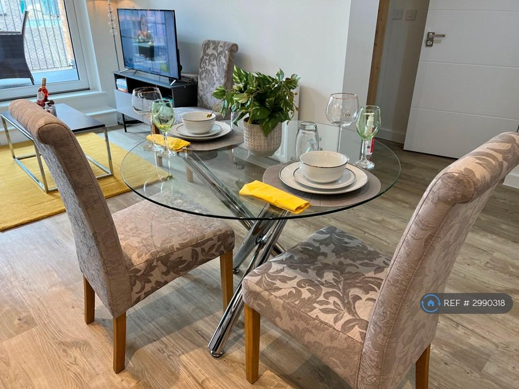 Apartment in Hayes - View 2