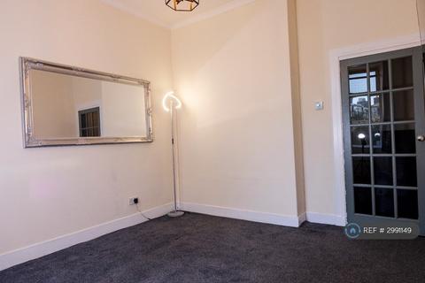 2 bedroom flat to rent, Elmfield Avenue, Aberdeen, AB24