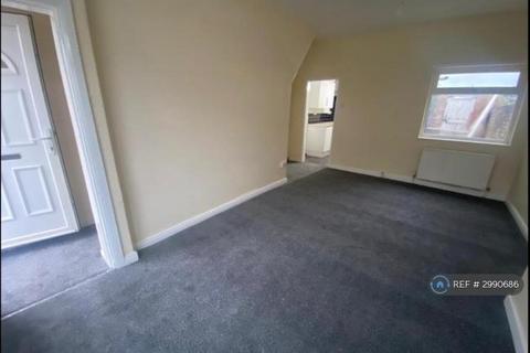 3 bedroom terraced house to rent, Hampden Street, South Bank, Middlesbrough, TS6