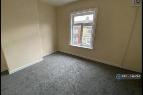 3 bedroom terraced house to rent, Hampden Street, South Bank, Middlesbrough, TS6