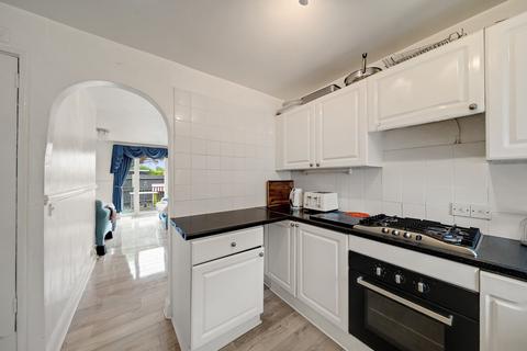 3 bedroom end of terrace house for sale, Shearwood Crescent, Dartford DA1