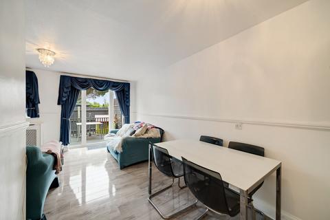 3 bedroom end of terrace house for sale, Shearwood Crescent, Dartford DA1