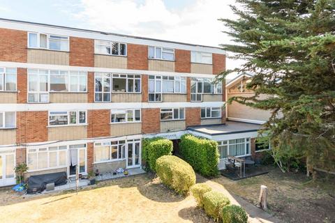 2 bedroom apartment to rent, Manor Road, Walton-On-Thames