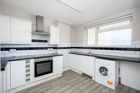 2 bedroom apartment to rent, Manor Road, Walton-On-Thames