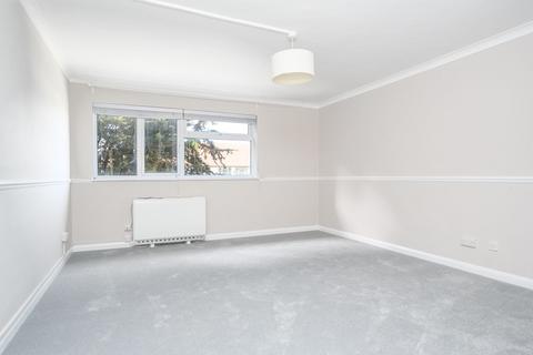 2 bedroom apartment to rent, Manor Road, Walton-On-Thames