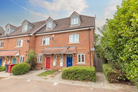Huxley Close, Wexham