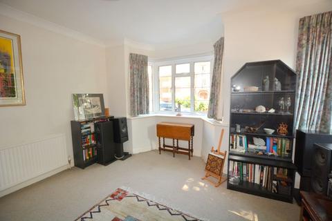 2 bedroom flat for sale, Nugents Court, Hatch End