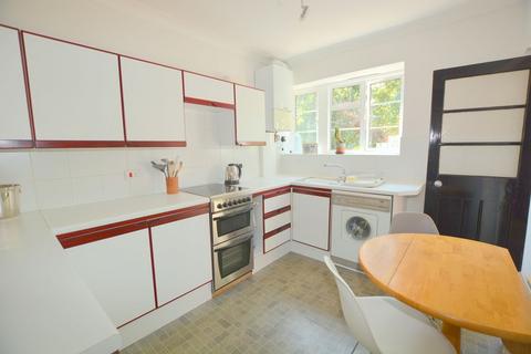 2 bedroom flat for sale, Nugents Court, Hatch End