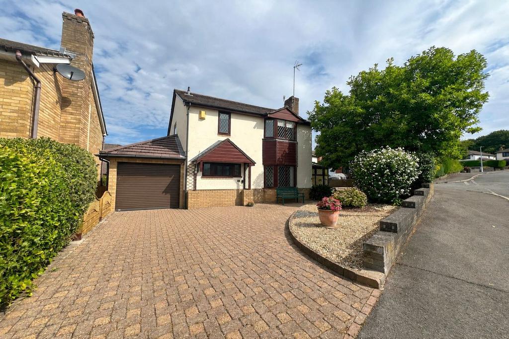 3 bedroom detached house for sale in Abergavenny on OnTheMarket
