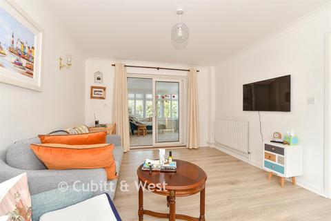 2 bedroom link detached house for sale, Imperial Court, Bognor Regis PO21
