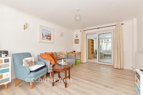 2 bedroom link detached house for sale, Imperial Court, Bognor Regis PO21