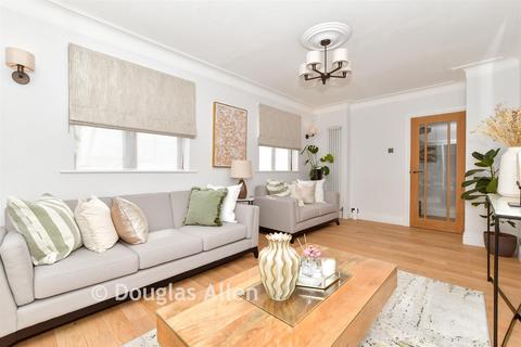 Coleridge Road, Romford RM3