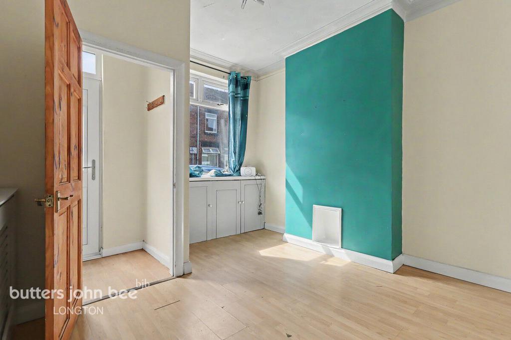 House in Stoke-on-Trent, Blurton - View 2