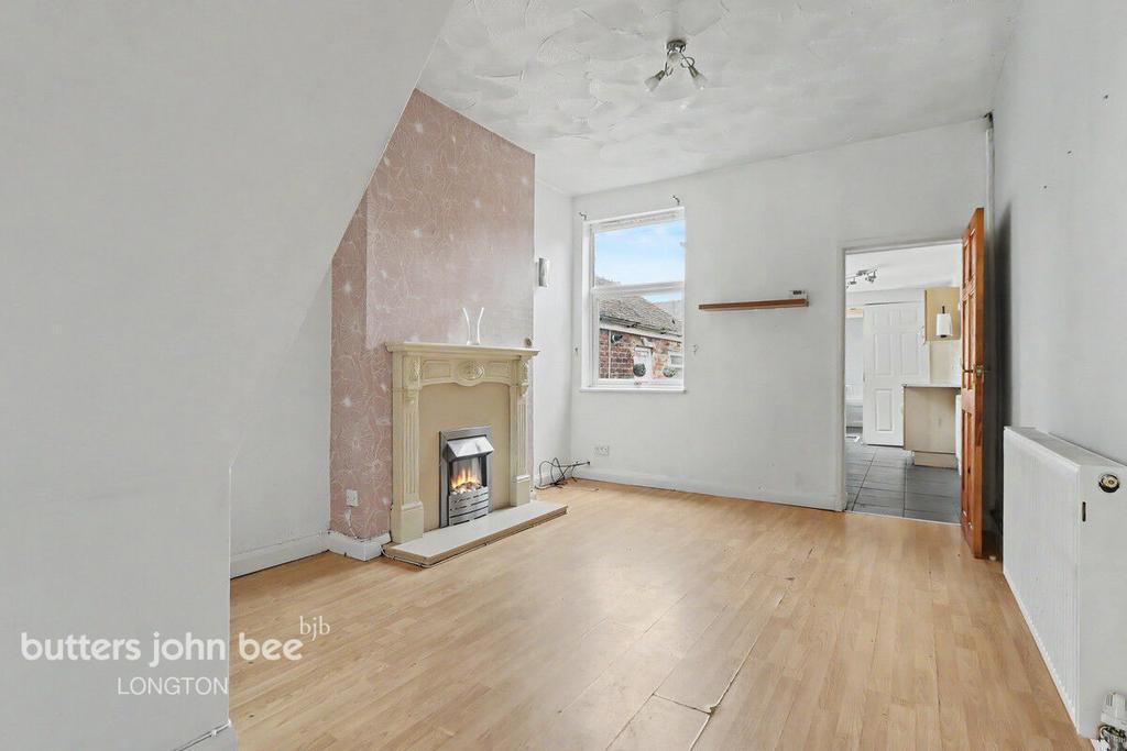 House in Stoke-on-Trent, Blurton - View 4