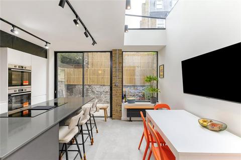 4 bedroom terraced house for sale, Southolm Street, London, SW11
