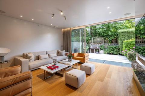 4 bedroom terraced house for sale, Hall Gate, London