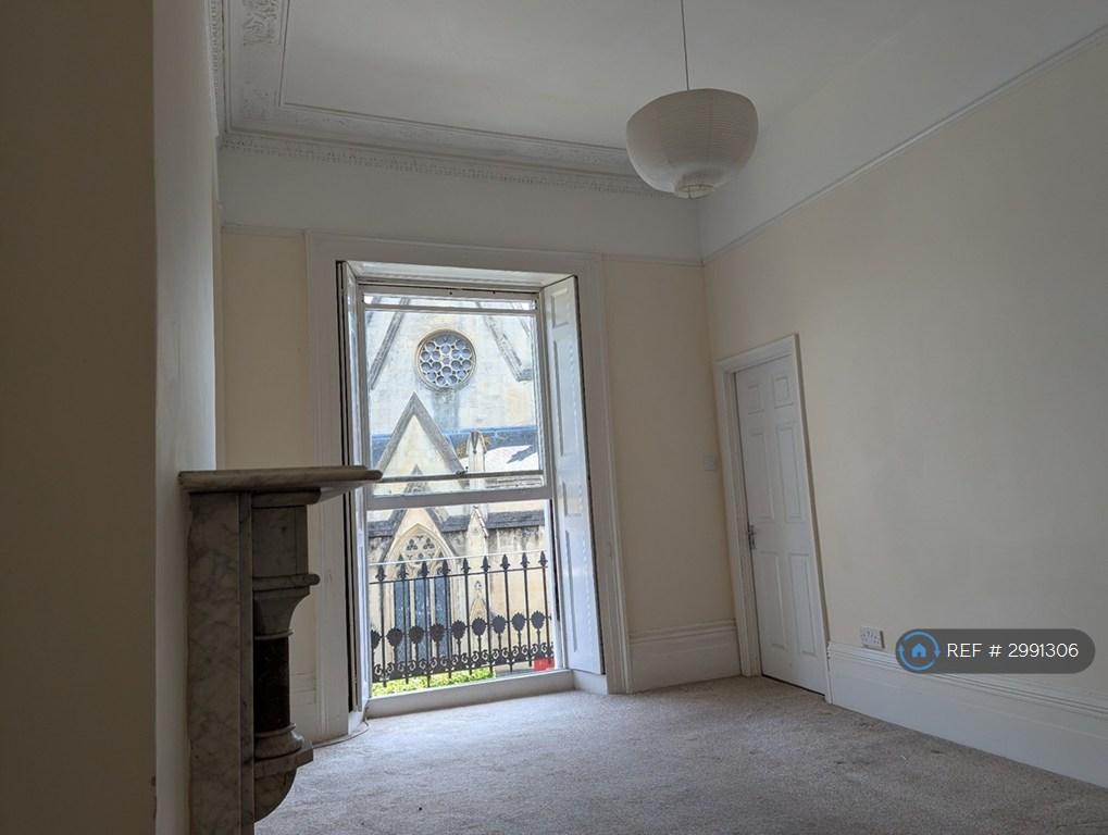 Apartment in Bristol, Clifton Village, Clifton - View 3