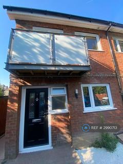 3 bedroom end of terrace house to rent, Renshaw Close, London, SE6