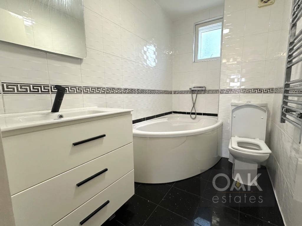 House in London - View 5