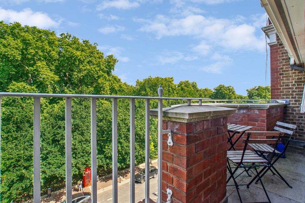 Apartment in London - View 5