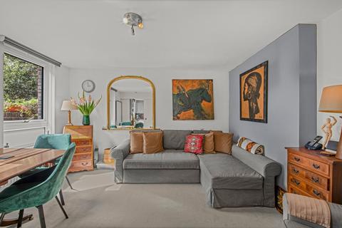 Odhams Walk, London, WC2H