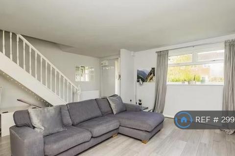 3 bedroom terraced house to rent, Scarf Walk, Nottingham, NG11