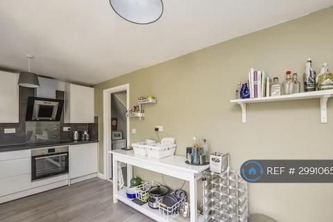 3 bedroom terraced house to rent, Scarf Walk, Nottingham, NG11