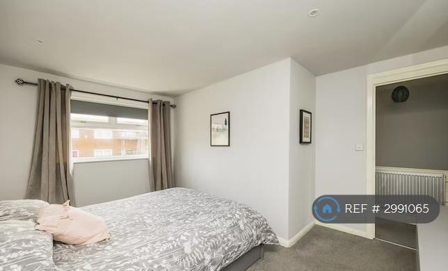 House in Nottingham, Wilford - More