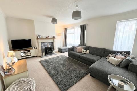 3 bedroom semi-detached house to rent, Linford Close, Wigston, LE18