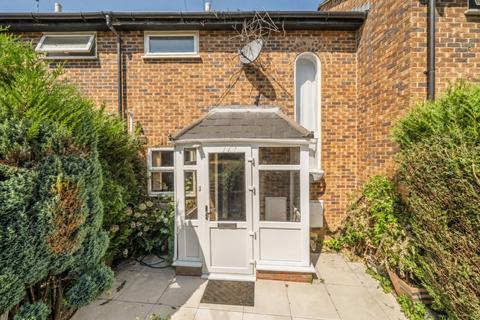 Fisherman Close, Richmond, TW10